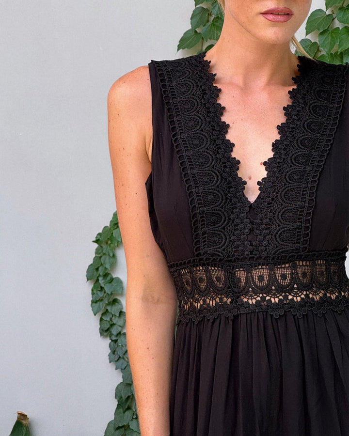 STEPHANIE | ELEGANT V-NECK DRESS