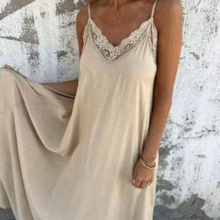 ALEXANDRA | ELEGANT DRESS WITH V-NECK