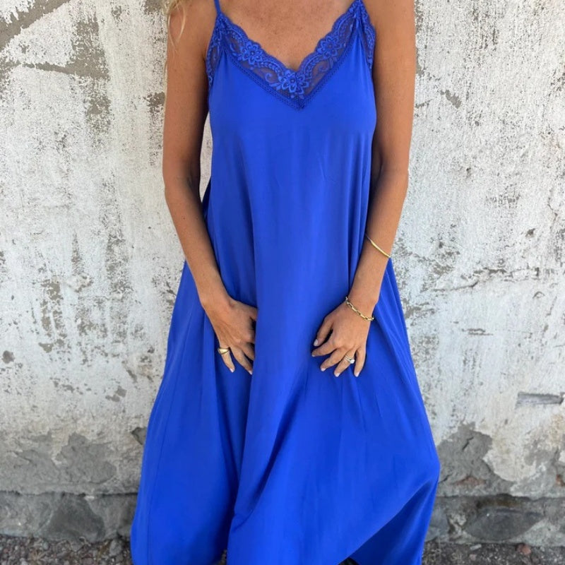 ALEXANDRA | ELEGANT DRESS WITH V-NECK